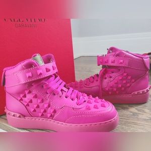 Valentino Garavani Women's Rockstud Sneakers Fuschia 35